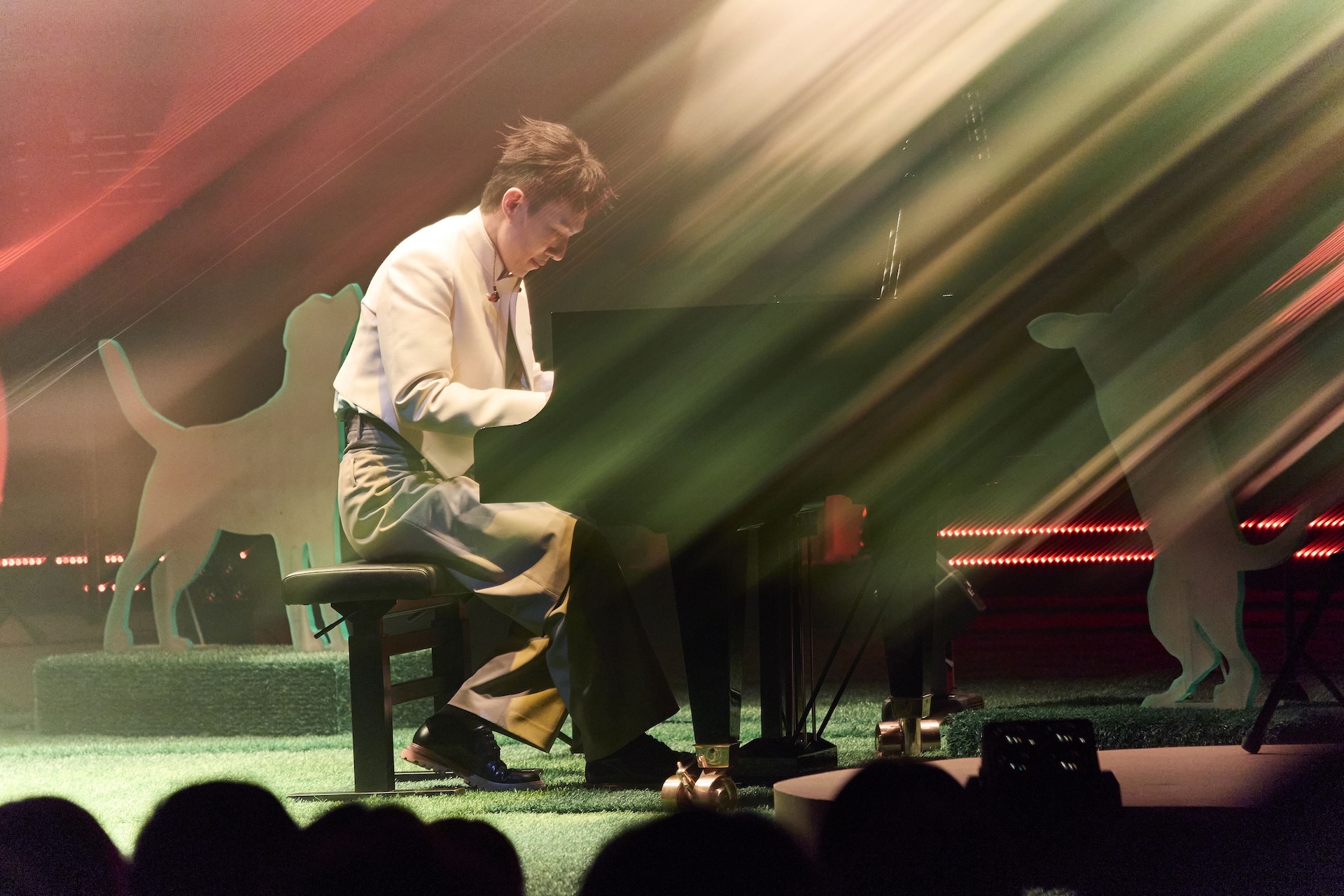 龔鈺祺彈奏800萬鋼琴。（圖／緒風有限公司提供）