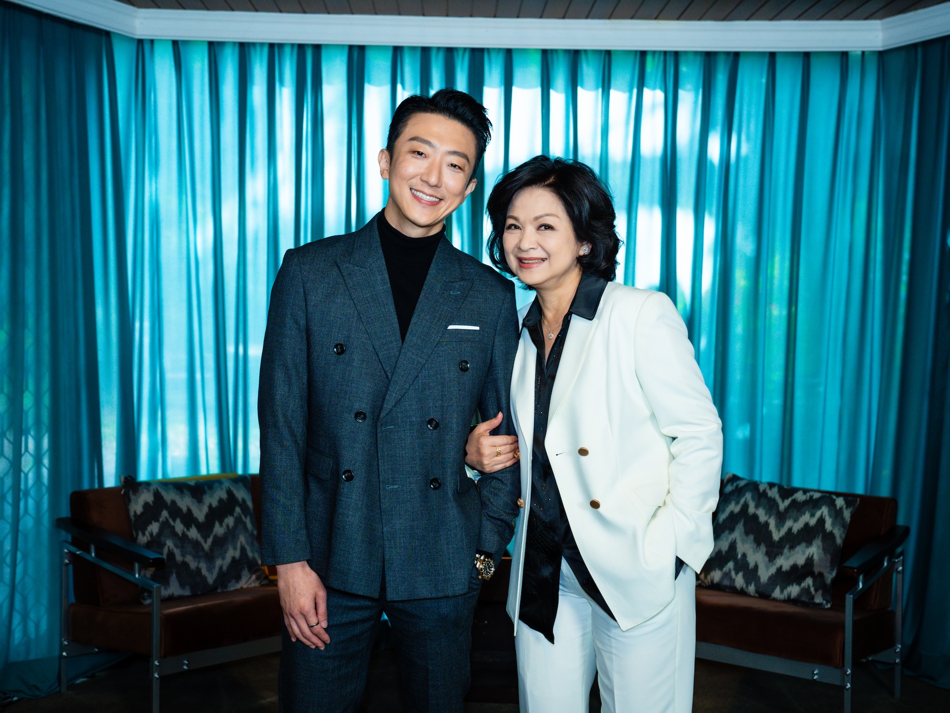 楊貴媚與張懷秋在電影《Bad Girl》中飾演一對江湖母子。（圖／曼尼娛樂提供）