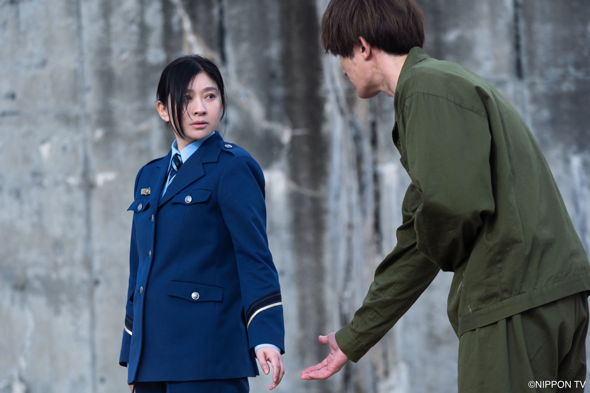 篠原涼子（左）和傑西展開一場賭上命運的禁忌愛情。（圖／Hami Video提供）