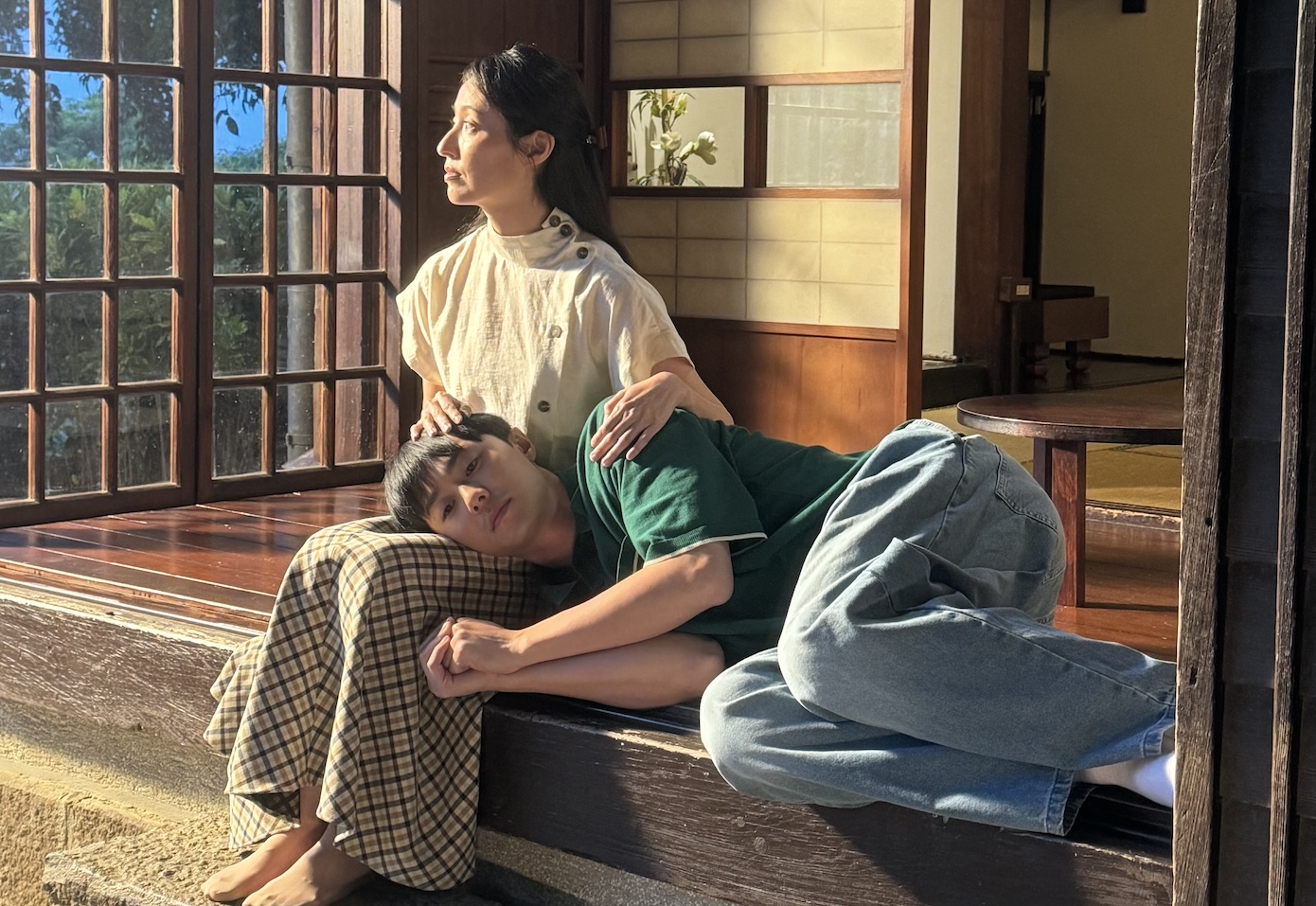 施柏宇在《立入禁止》中與媽媽田中千繪感情很好。（圖／飛行圓影業提供）