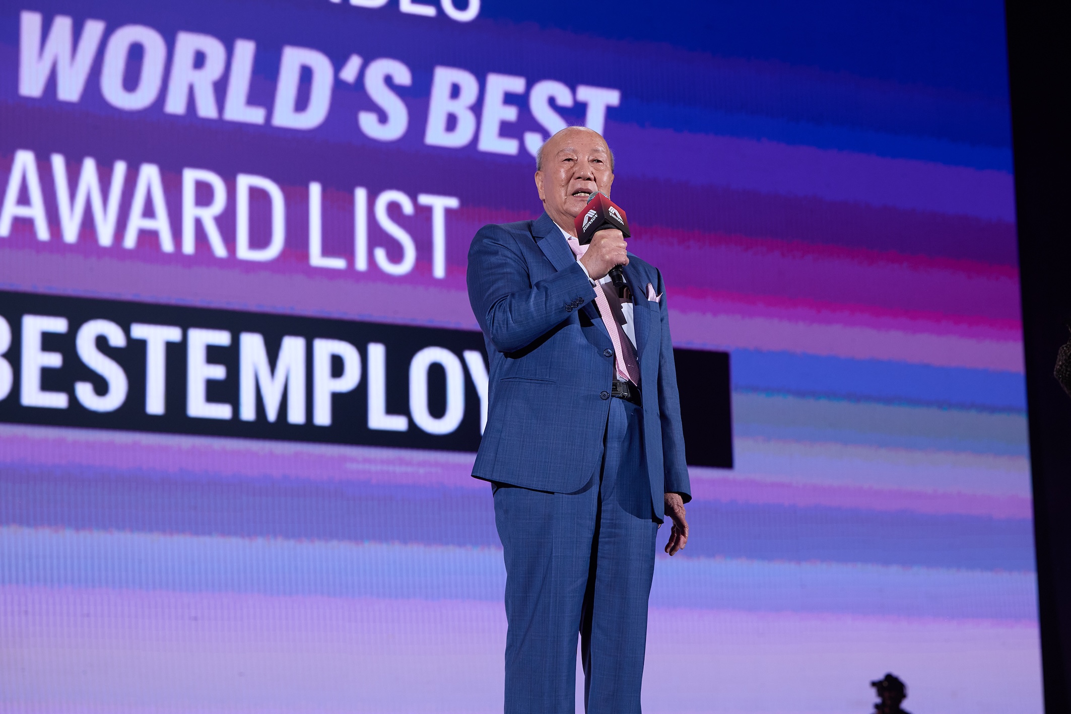 喬山健康科技迎來50週年，董事長羅崑泉上台致詞。（圖／喬山健康科技提供）