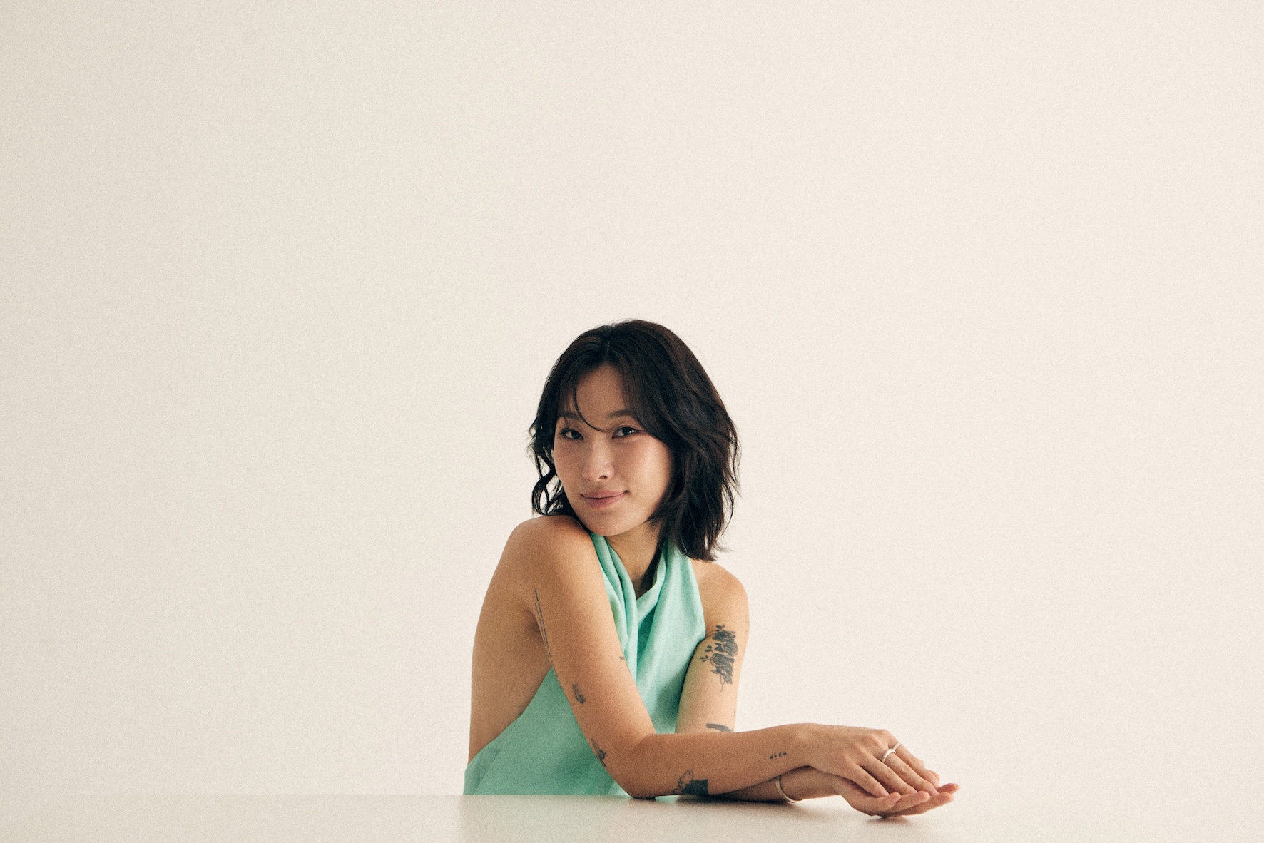 WAVY 旗下身兼製作人的實力派女歌手 Milena。（圖／ WAVY提供）