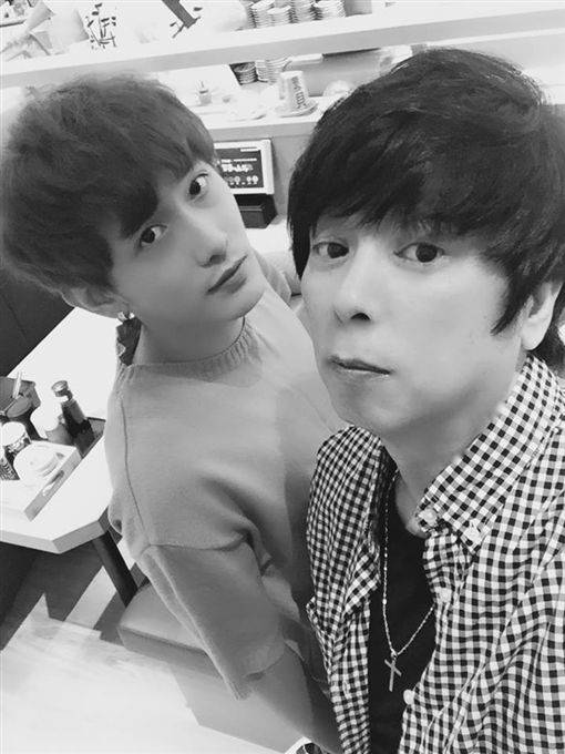 乾兒子小俊將為曹西平舉辦最後的演唱會追思。（圖／翻攝自臉書）