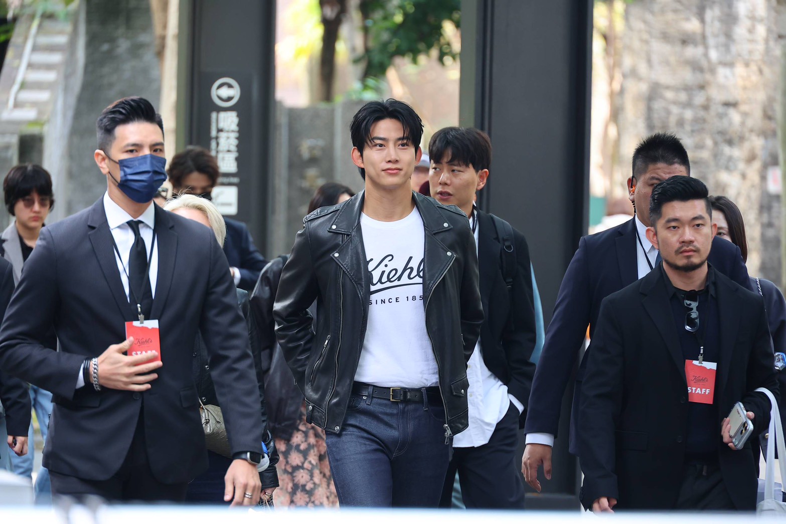 玉澤演現身信義區,吸引大批粉絲聚集。(圖/攝影組)