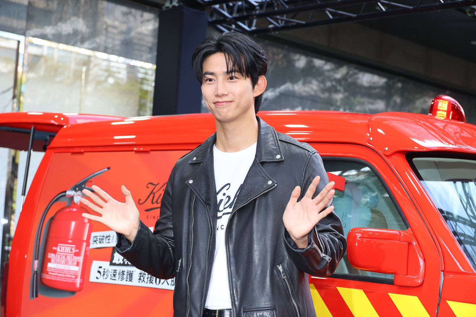 玉澤演出席保養品活動,笑說沒想過在台中搭公車會上新聞。(圖/攝影組)