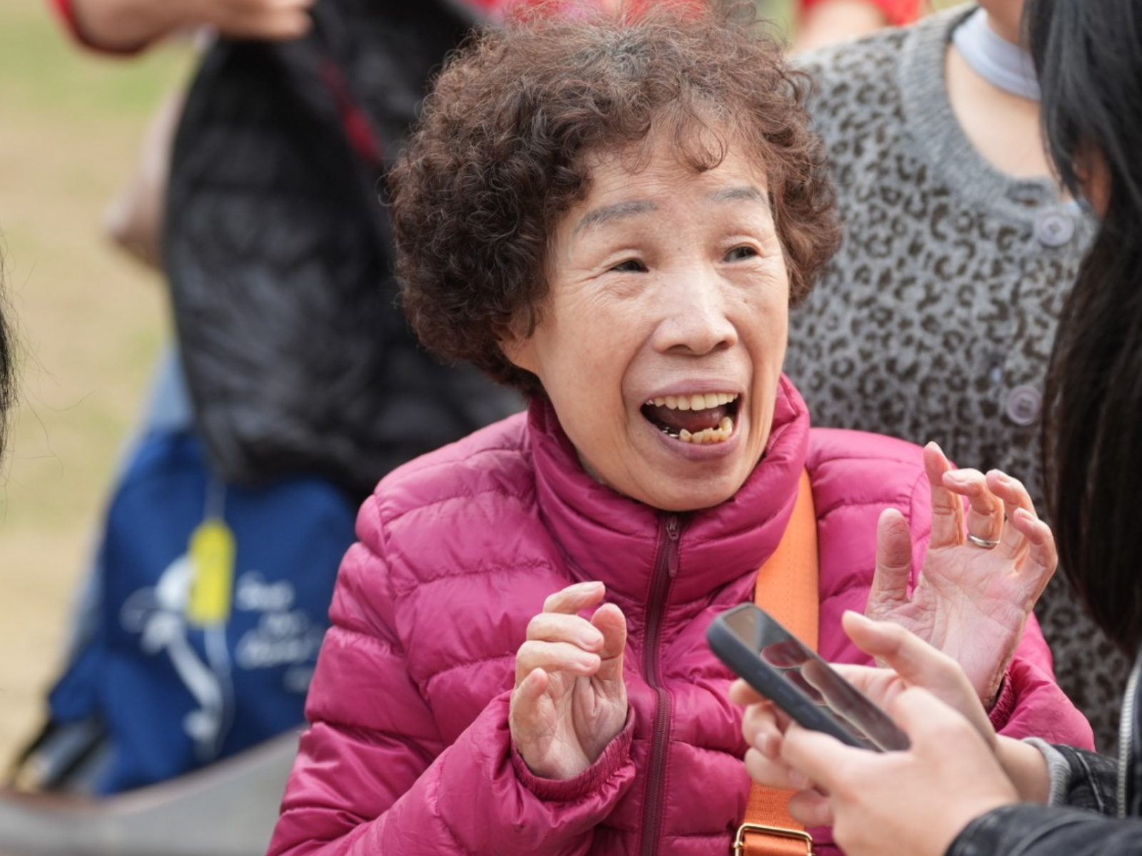 楊媽媽獨自追星。（圖／記者陳明中攝）