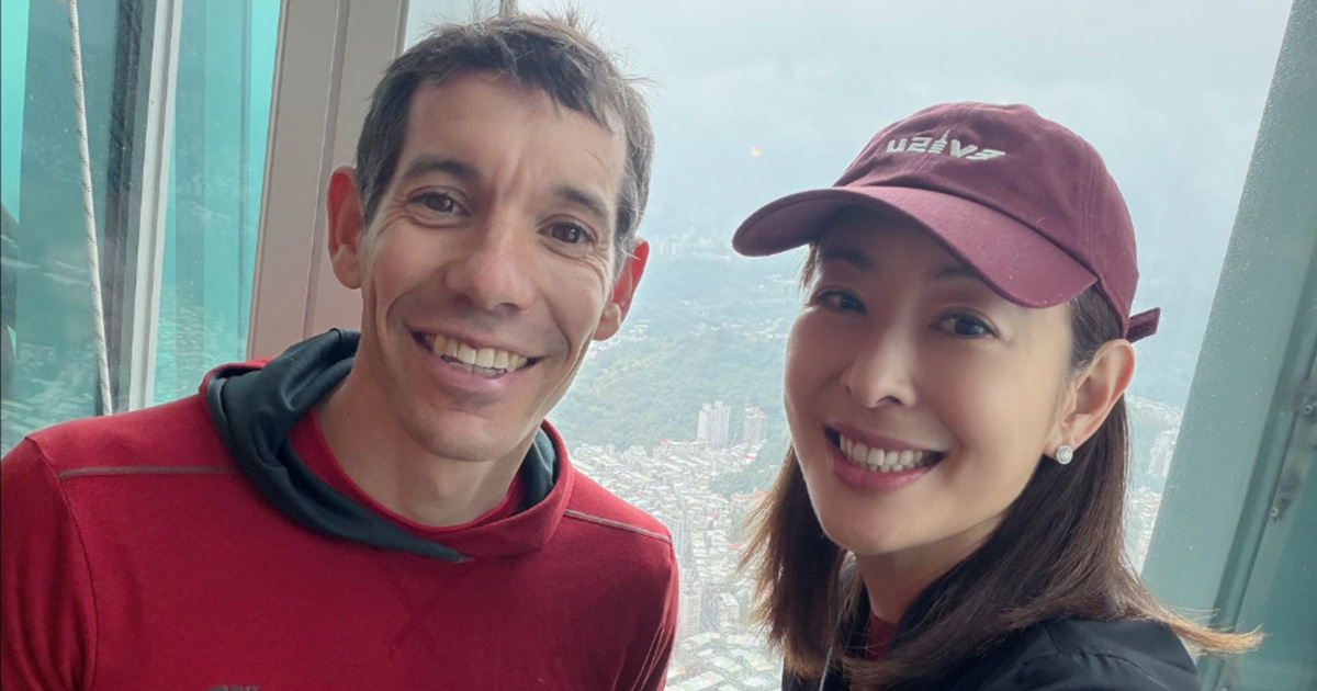 霍諾德攀登台北101遇雨延期。（圖／翻攝賈永婕FB）