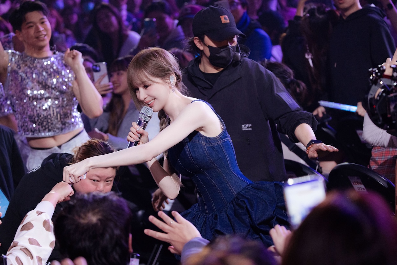 王心凌走進觀眾席，盡力補救演唱會發生的突發狀況。（圖／寬宏藝術 X 天晴娛樂提供）