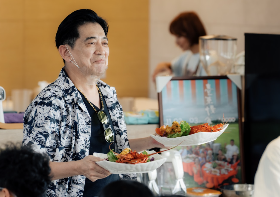 高捷降臨《嗨！營業中》　。（圖／好看娛樂提供）