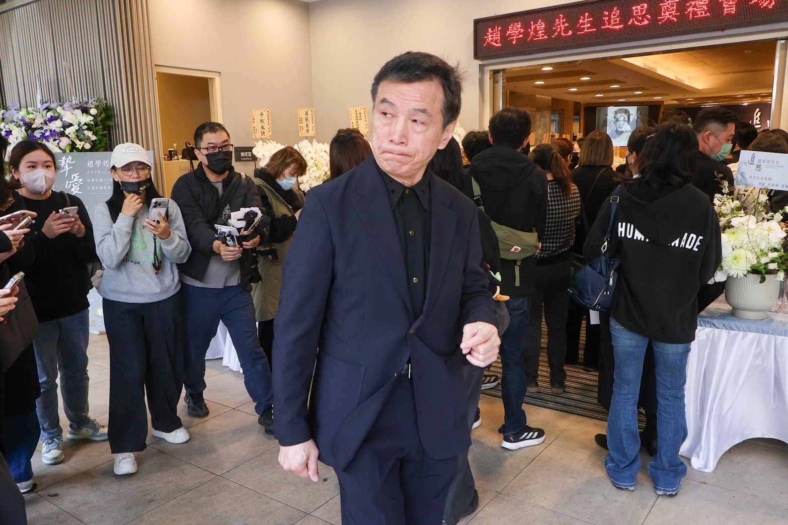 李天柱送別好友趙學煌。（圖／記者許方正攝影）