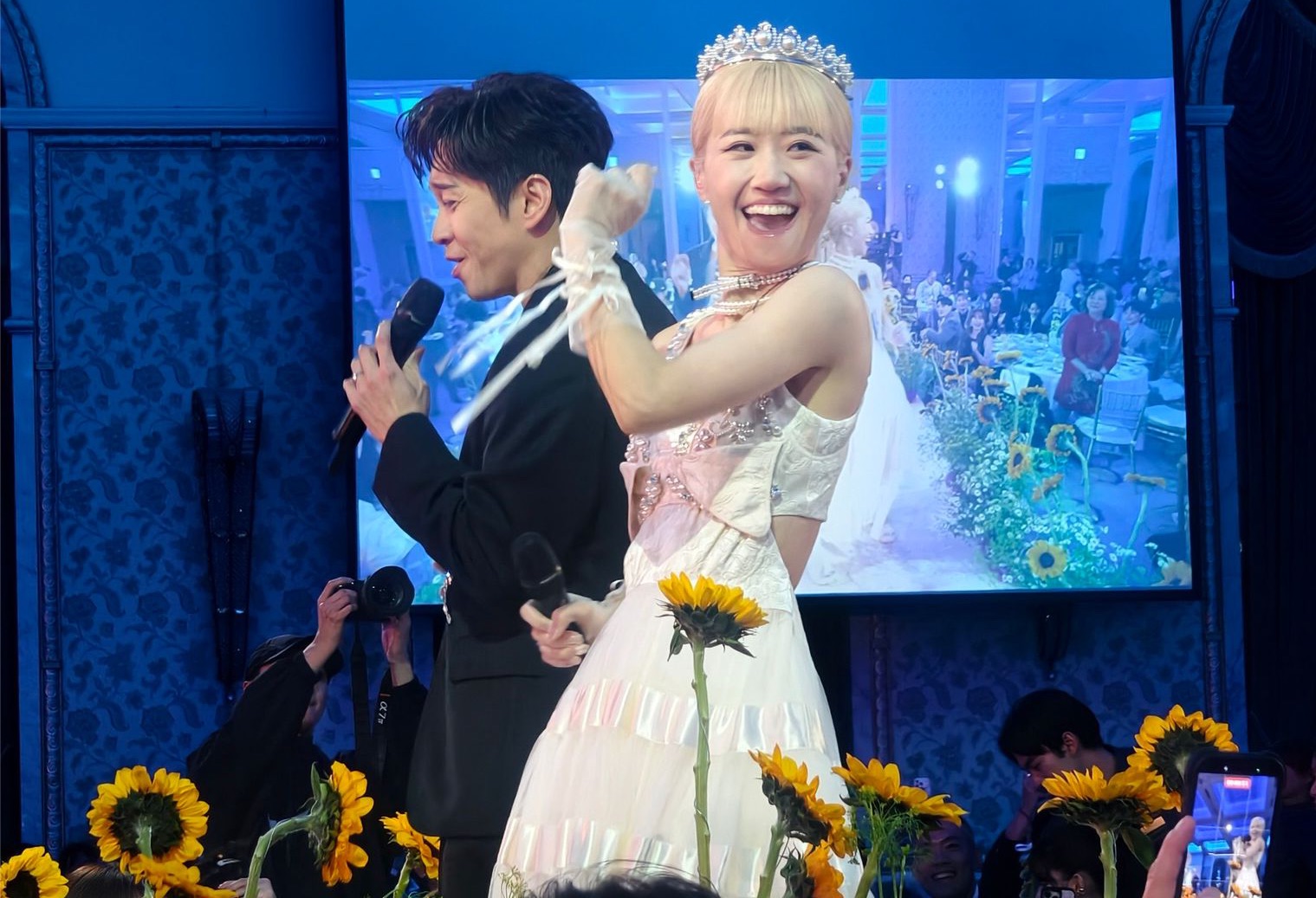 陳漢典、Lulu在二次進場時搖身一變成「跳唱歌手」進場。(圖/記者許方正攝)