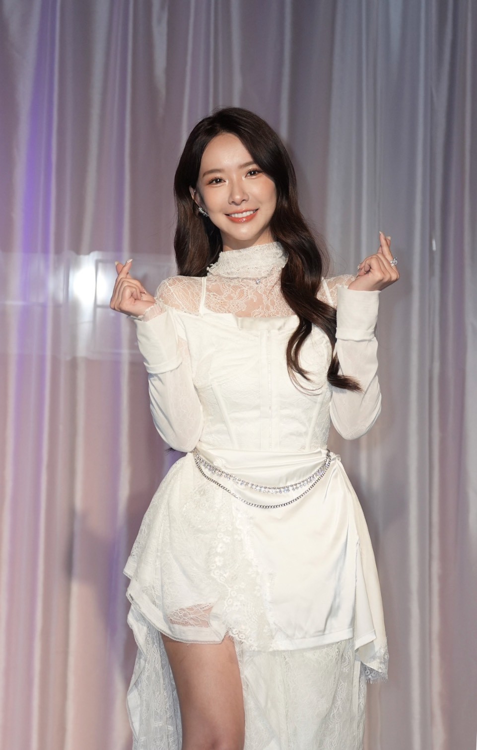 禾羽開出理想型條件,表示喜歡霸氣有男子氣概的男生。(圖/陳明中攝)