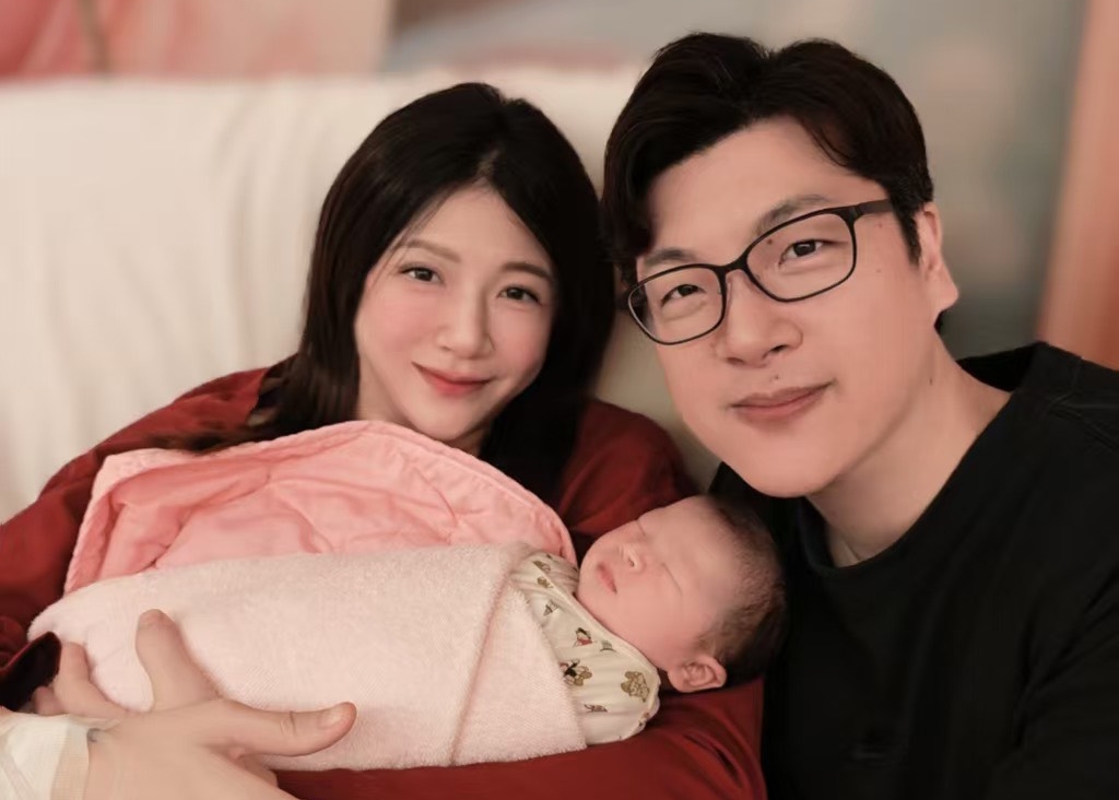 中天主播鄭亦真分享生女喜悅。(圖/中天新聞提供)