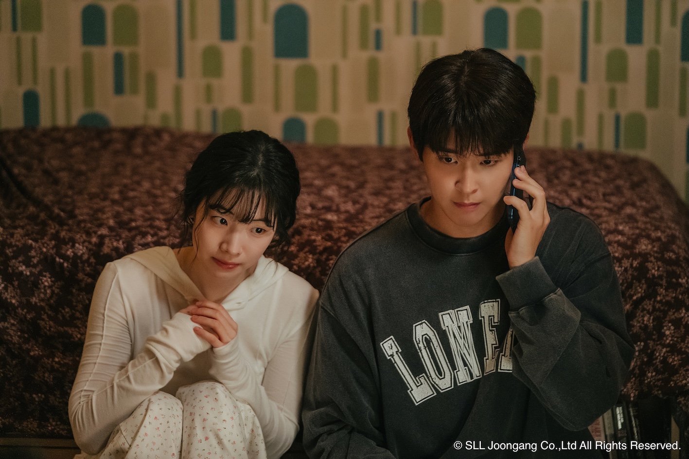 李施優與多賢在劇中飾演相識多年終於交往的朋友，但兩人感情在最後一集遇到困難考驗。（圖／Hami Video提供）