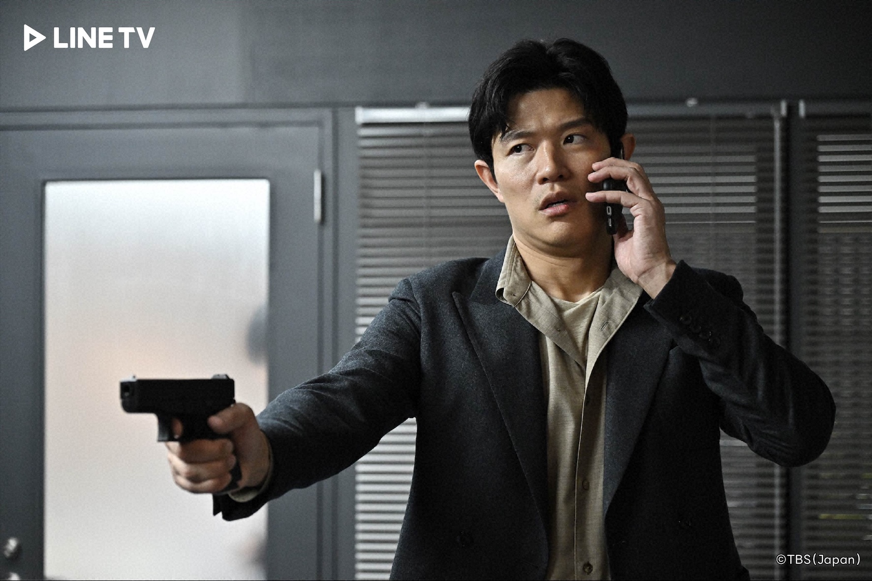 《REBOOT》鈴木亮平被譽為有「附身級演技」，被戶田惠梨香稱讚可以「光速切換」。（圖／LINE TV提供））