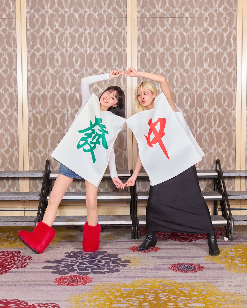 木木(左)和JUD 陳泳希可愛唷!(圖/華研國際提供)