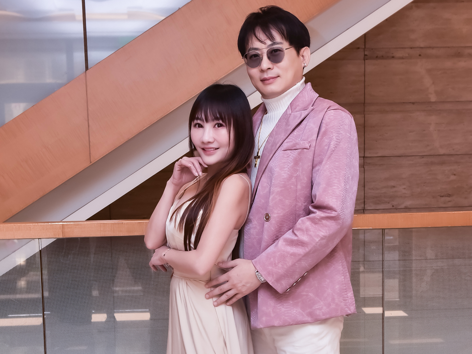 王宥忻（左）和翁總重修舊好。（圖／女神愛啪啪提供）