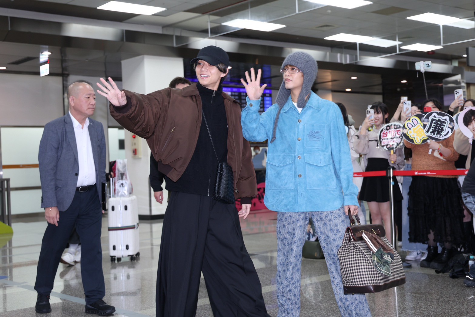 King & Prince開心向粉絲揮手。(圖/陳明中攝)