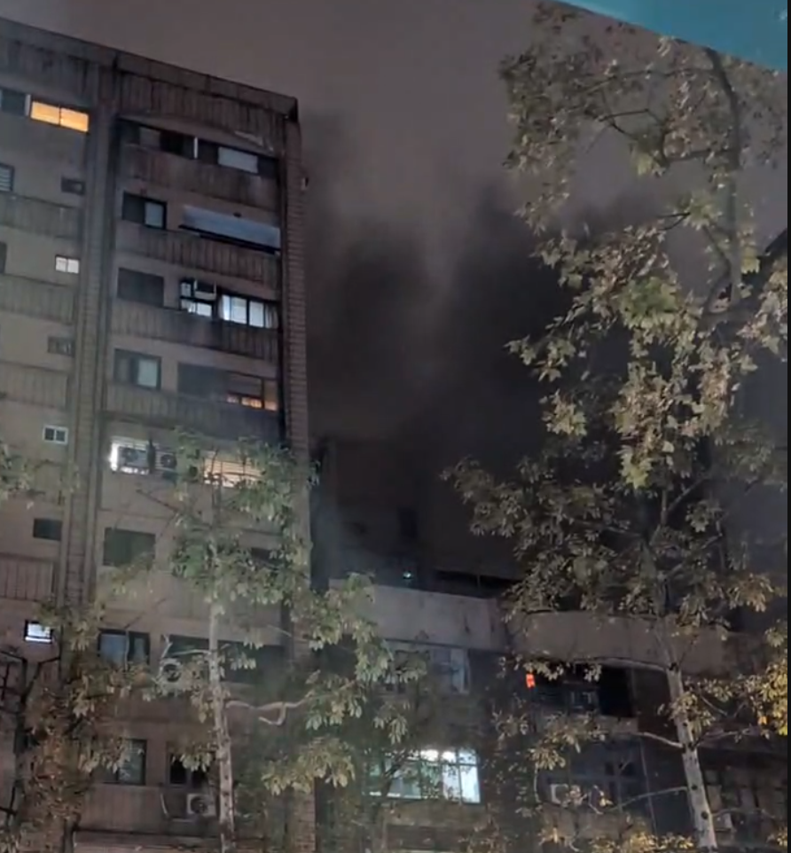 大安區住宅大樓火警。(圖/讀者提供)