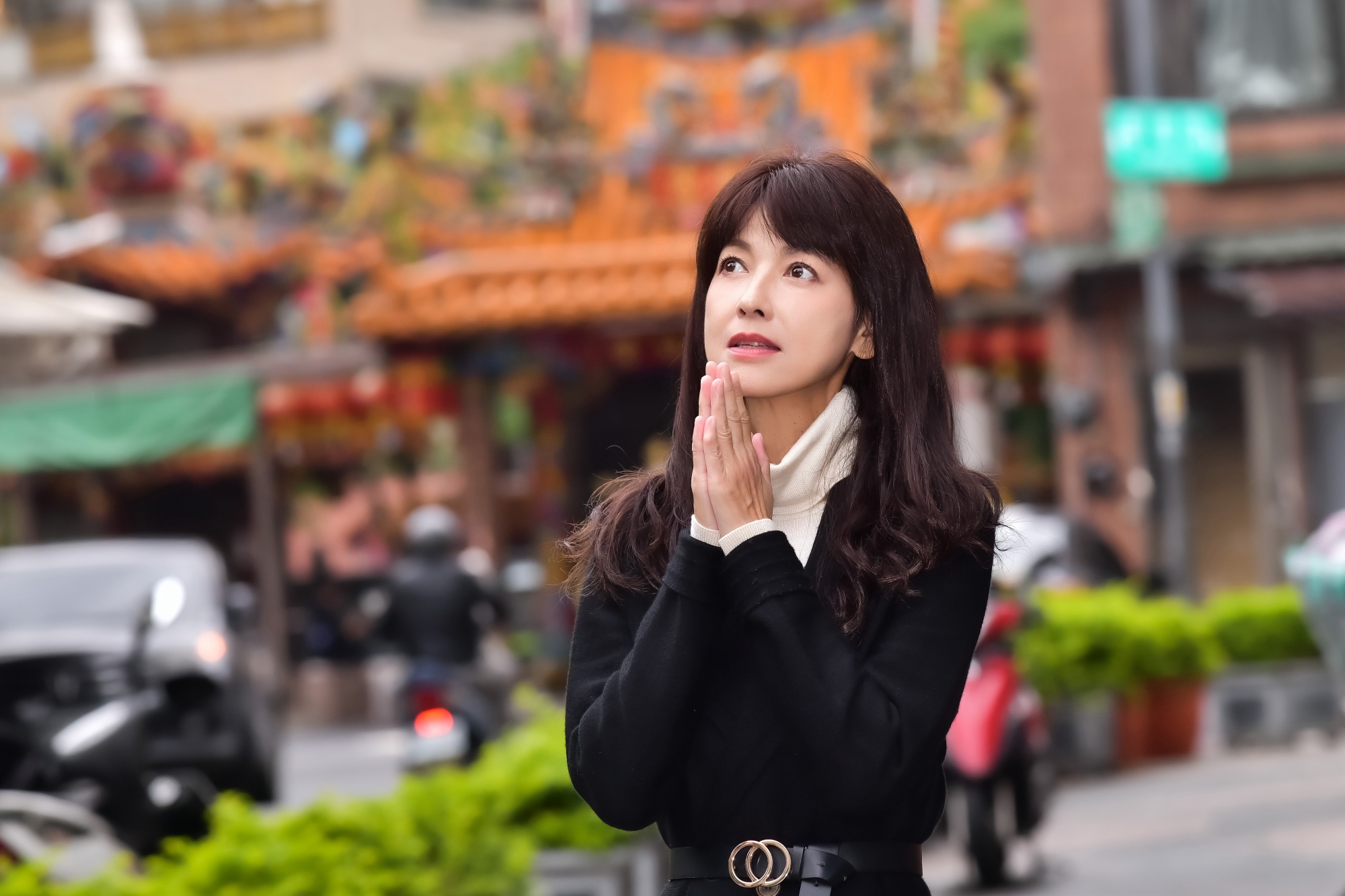 陳明真在《農曆三月二十三》飾演充滿愛心的劇團團長。（圖／北投映像電影提供）