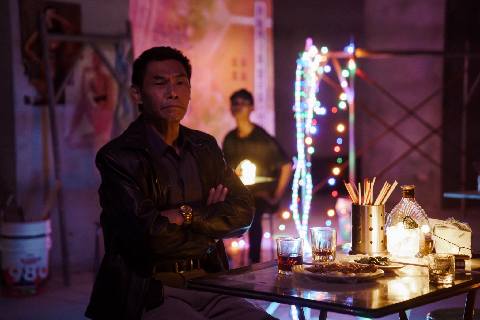 《恨女的逆襲》夏靖庭演出陰柔角頭。(圖/華映提供)