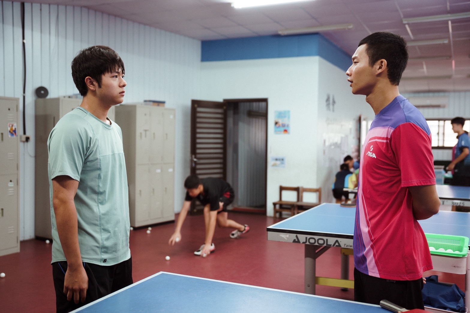 田翔元(左)有13年桌球經驗。(圖/華映提供)