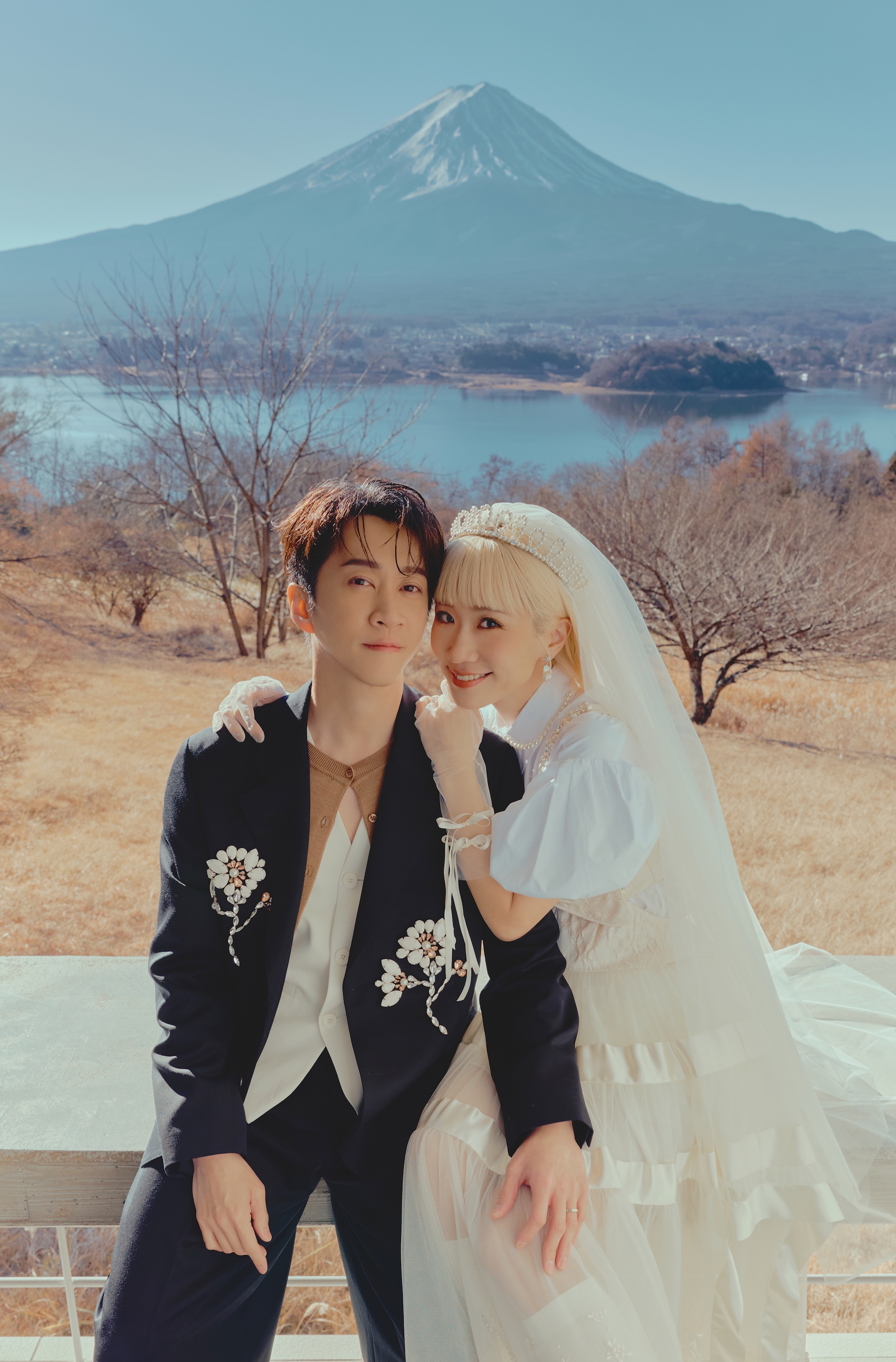 陳漢典、Lulu日本富士山拍攝婚紗照。(圖/天地合娛樂提供)