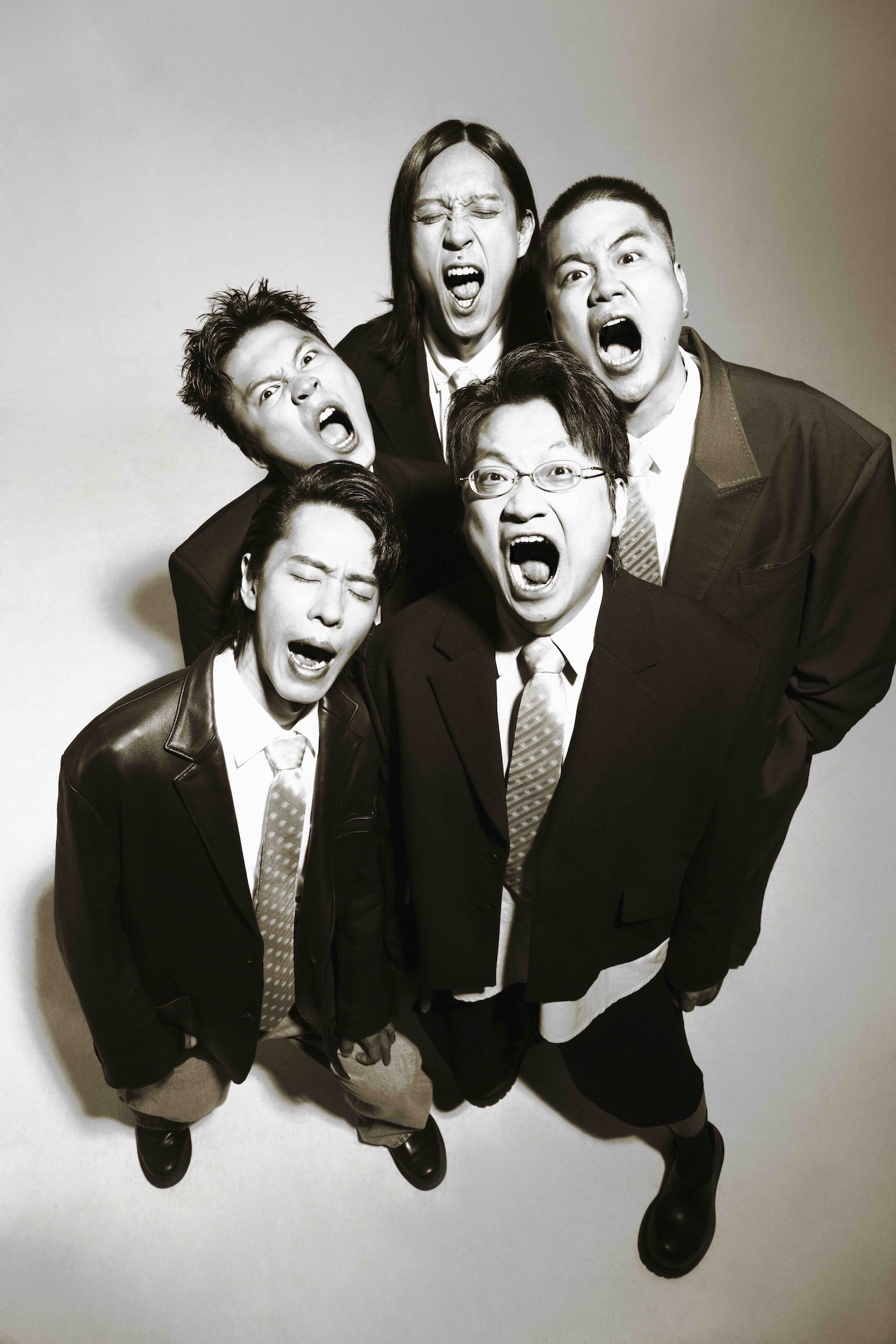 落日飛車巡演一開賣旋即傳來捷報，香港站的門票日前已宣布完售。（圖／華納音樂提供）