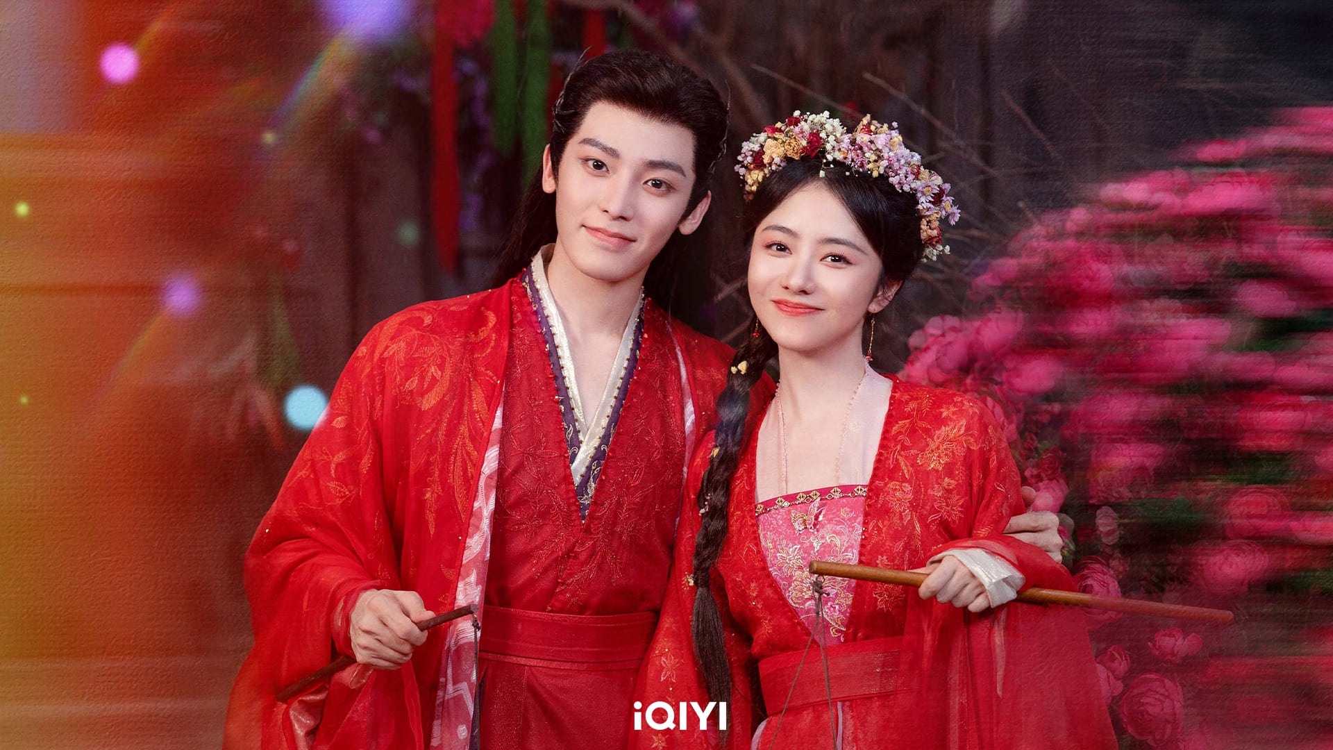 侯明昊（左）與譚松韻克服重重難關，重新舉辦正式婚禮撒糖。（圖_iQIYI愛奇藝國際版提供）