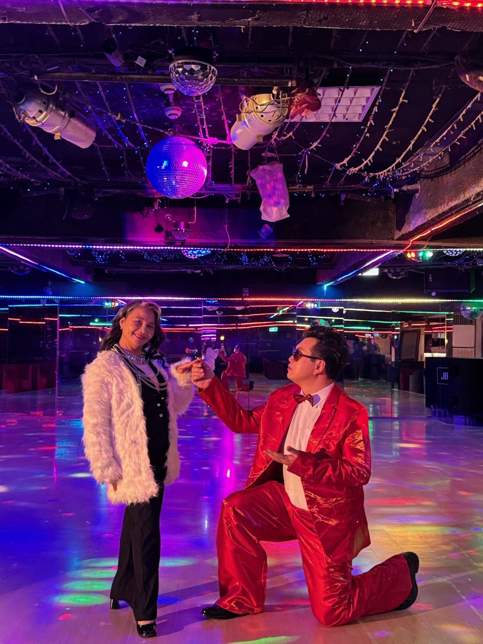 DJ創作歌手DAPUN大胖高唱〈大姨好き〉求愛熟齡姐姐。（圖／胖曲製作工作室提供）