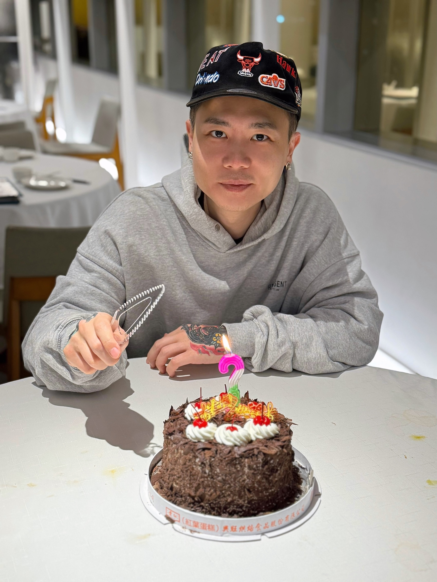 剛過完生日的蕭秉治，許下生日願望。（圖／相信音樂提供）