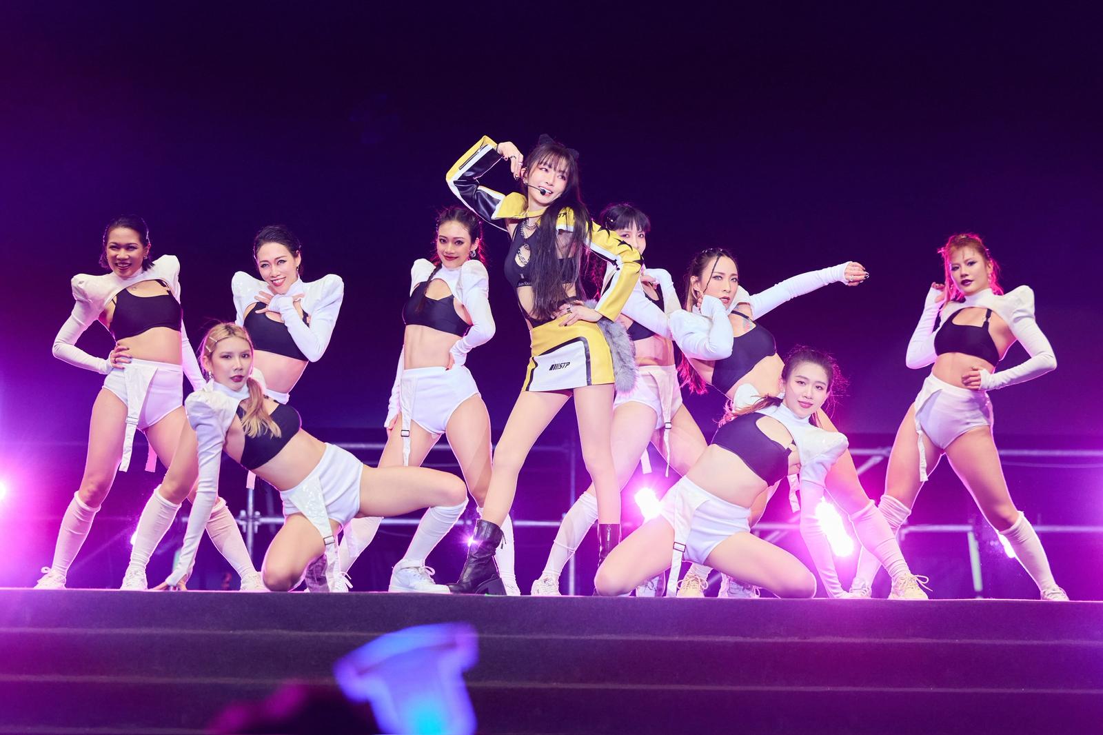 謝金燕相隔十年二度登鴻海尾牙「2026全鴻海運動嘉年華」壓軸。（圖／一直打不倒有限公司提供）