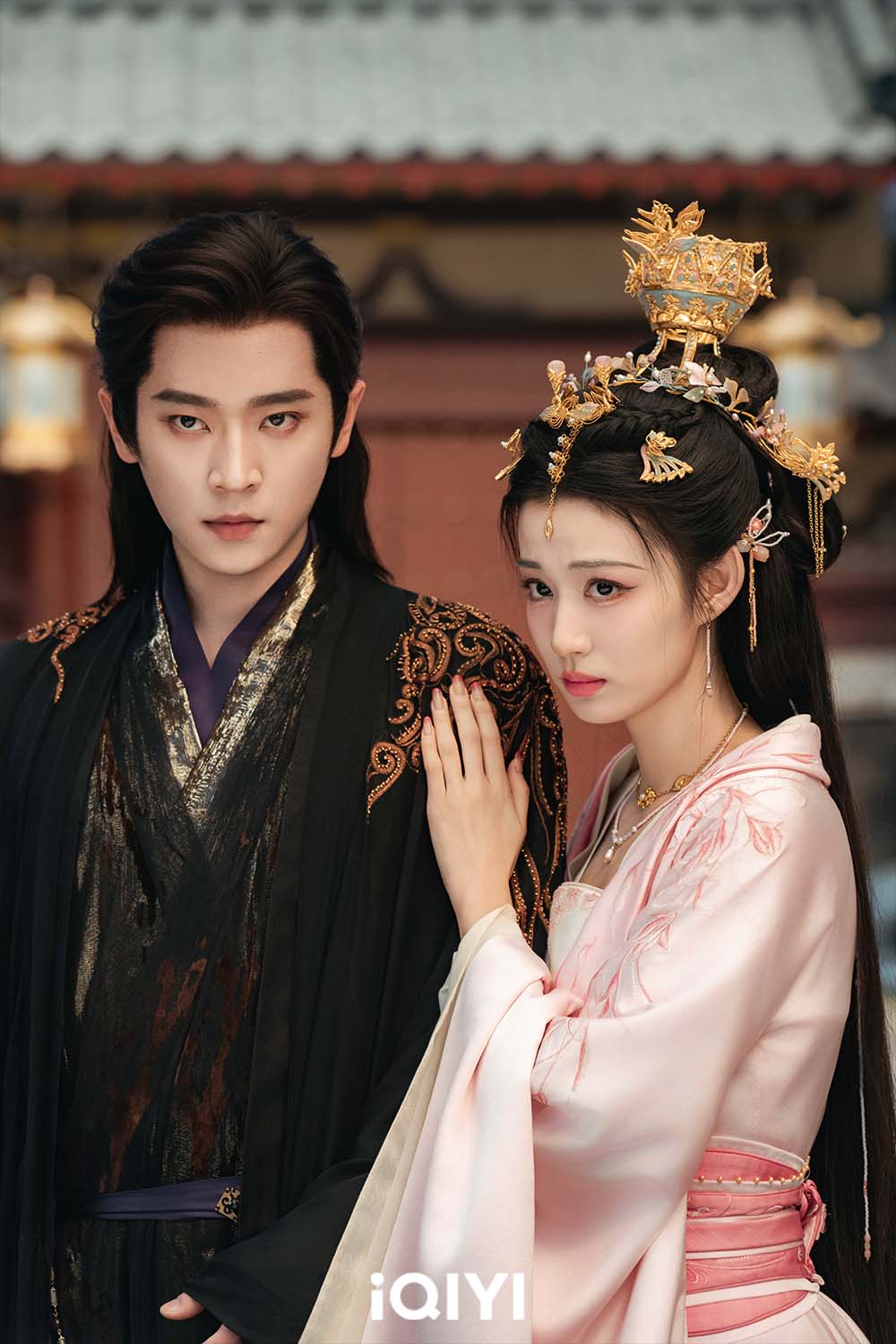 王楚然(右)、丞磊化身戲精。(圖/iQIYI愛奇藝國際版提供)