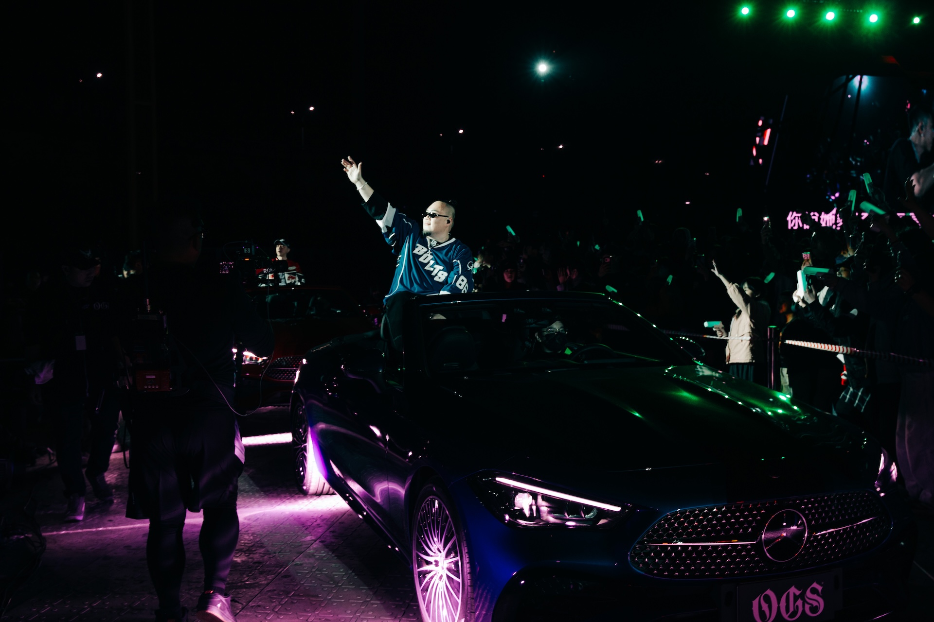 大淵認證車子很夠力。（圖／本色音樂提供）