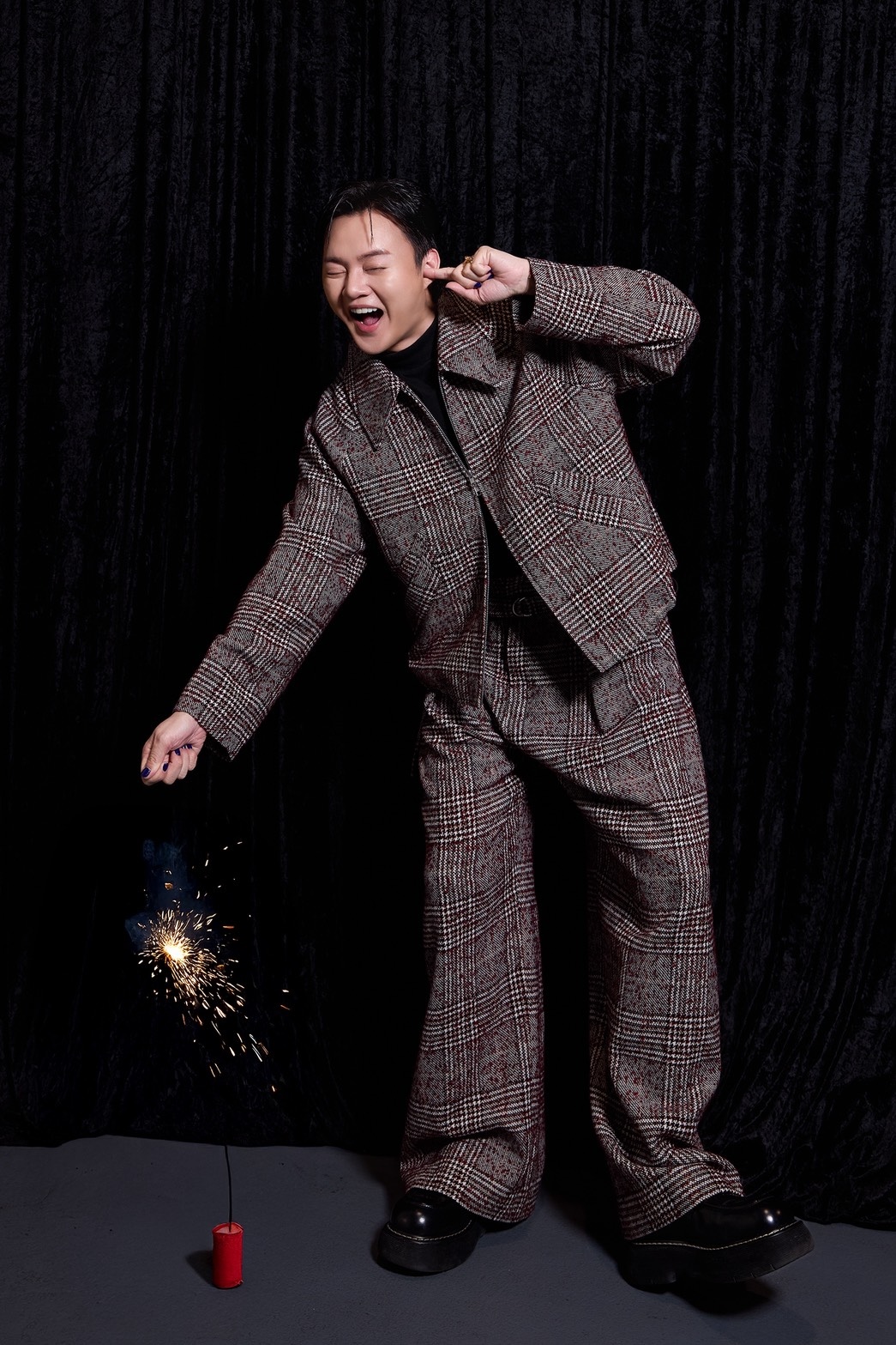 許富凱新年假期的走春行程，他將帶媽媽去廟裡拜拜。（圖／何樂音樂提供）