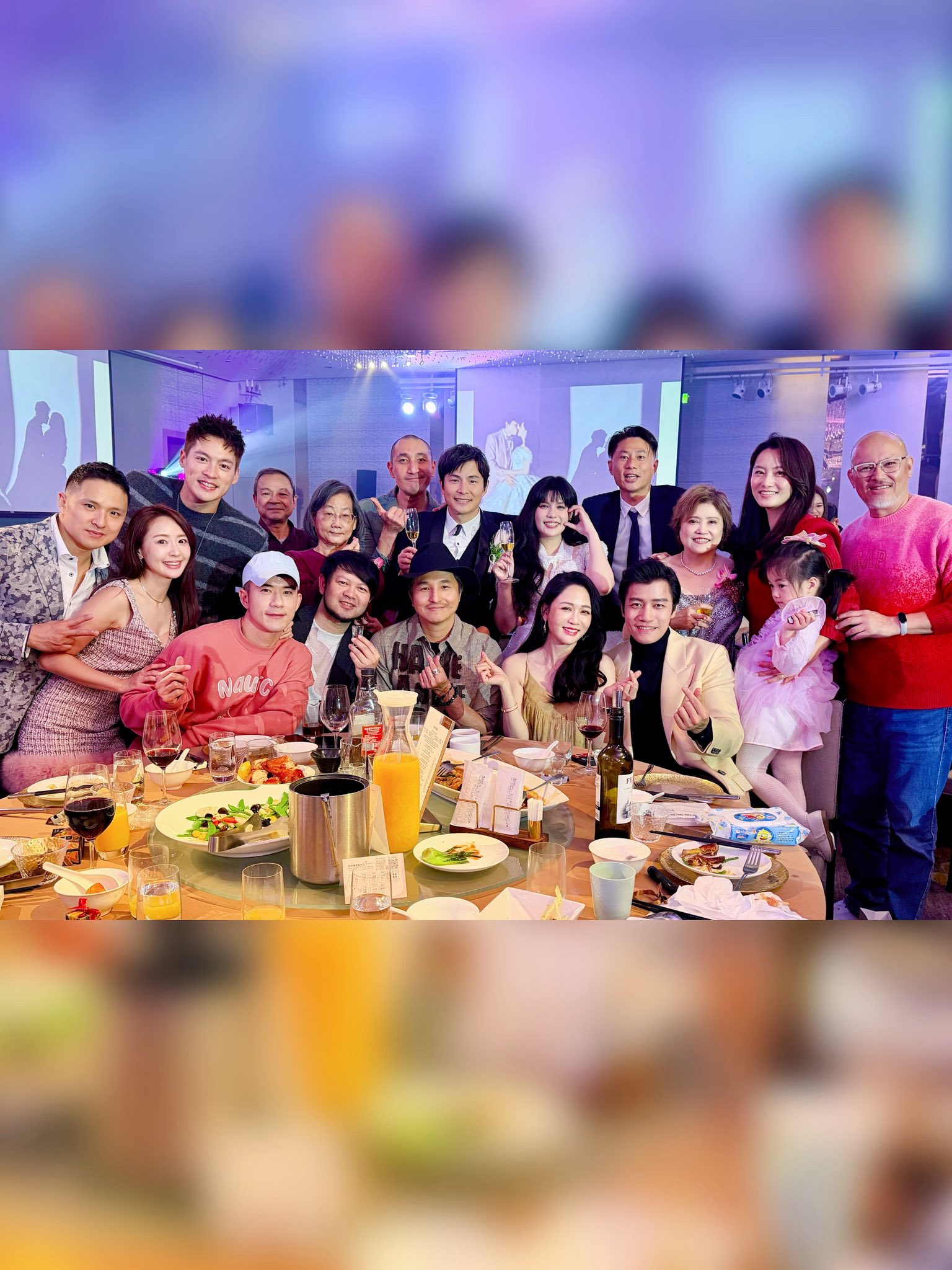 合照勾出許多網友的回憶。(圖/翻攝自JR 紀言愷臉書)