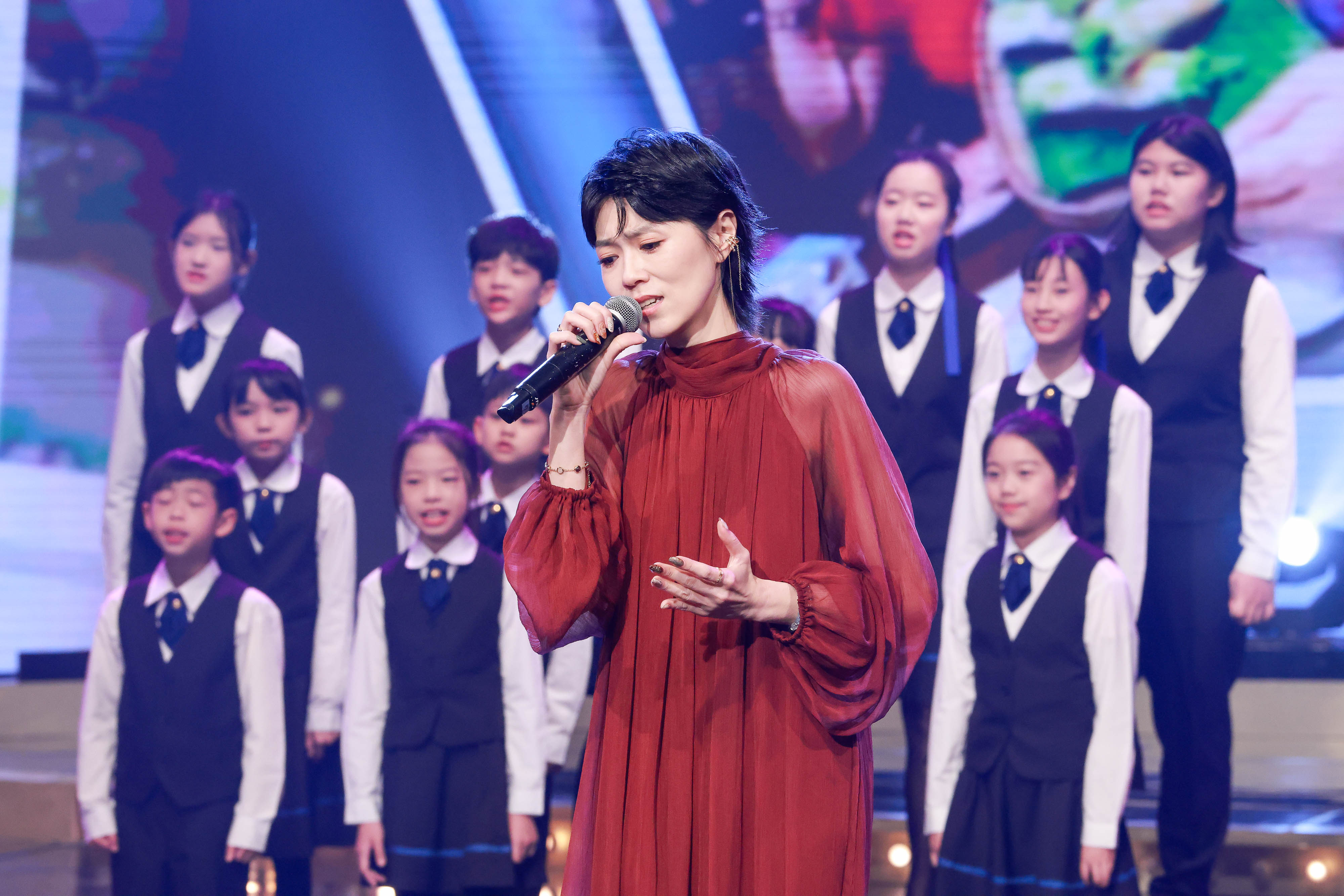 曹雅雯唱哭許多人。(圖/民視提供)