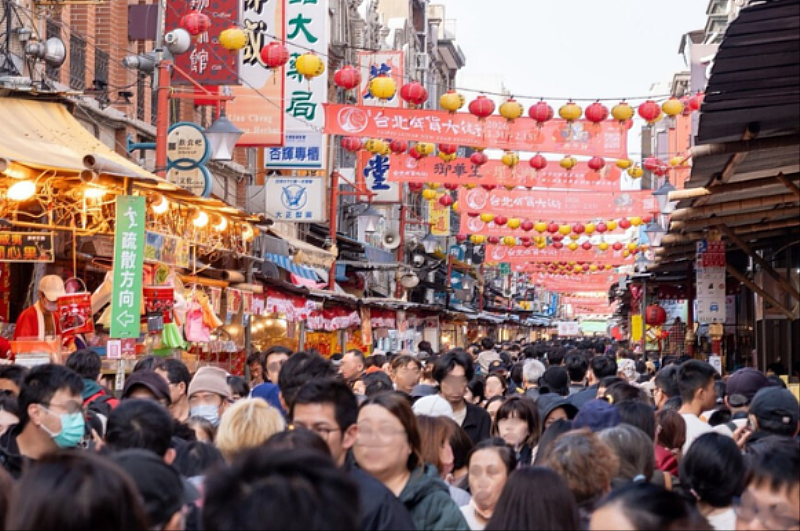 有網友覺得今年台北不像往年那樣像「空城」。（圖／臺北市政府提供）