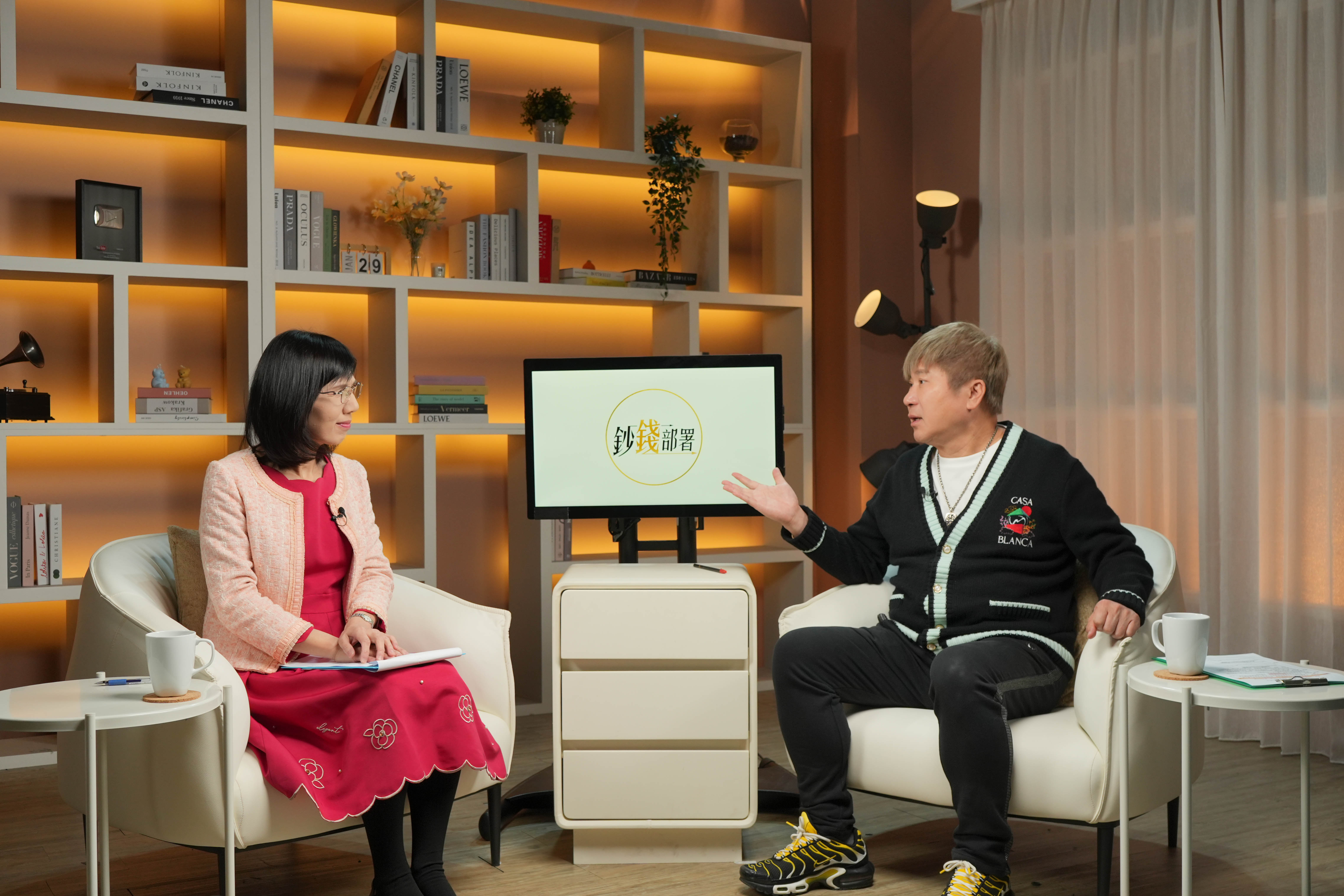 胡瓜上《鈔錢部署》分享股市經驗談。（圖／華視提供）