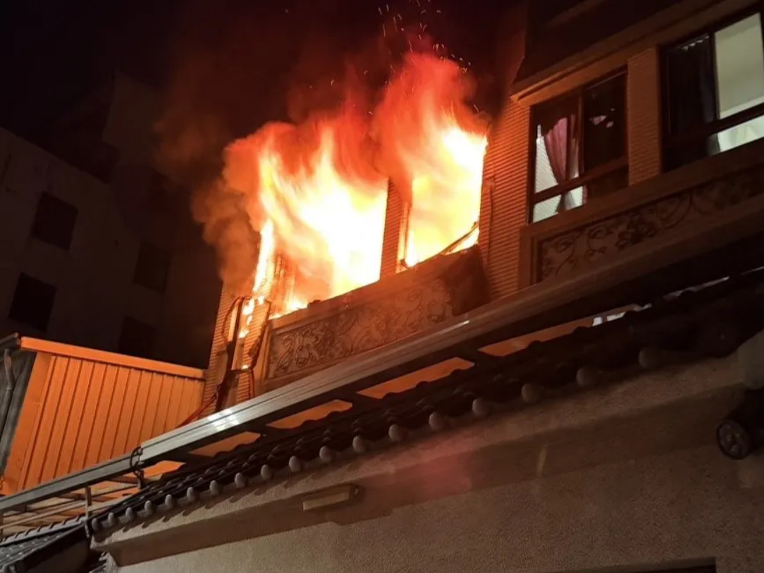 台中市東區樂業路一處民宅發生火警，釀1死1傷悲劇。（圖／翻攝畫面）