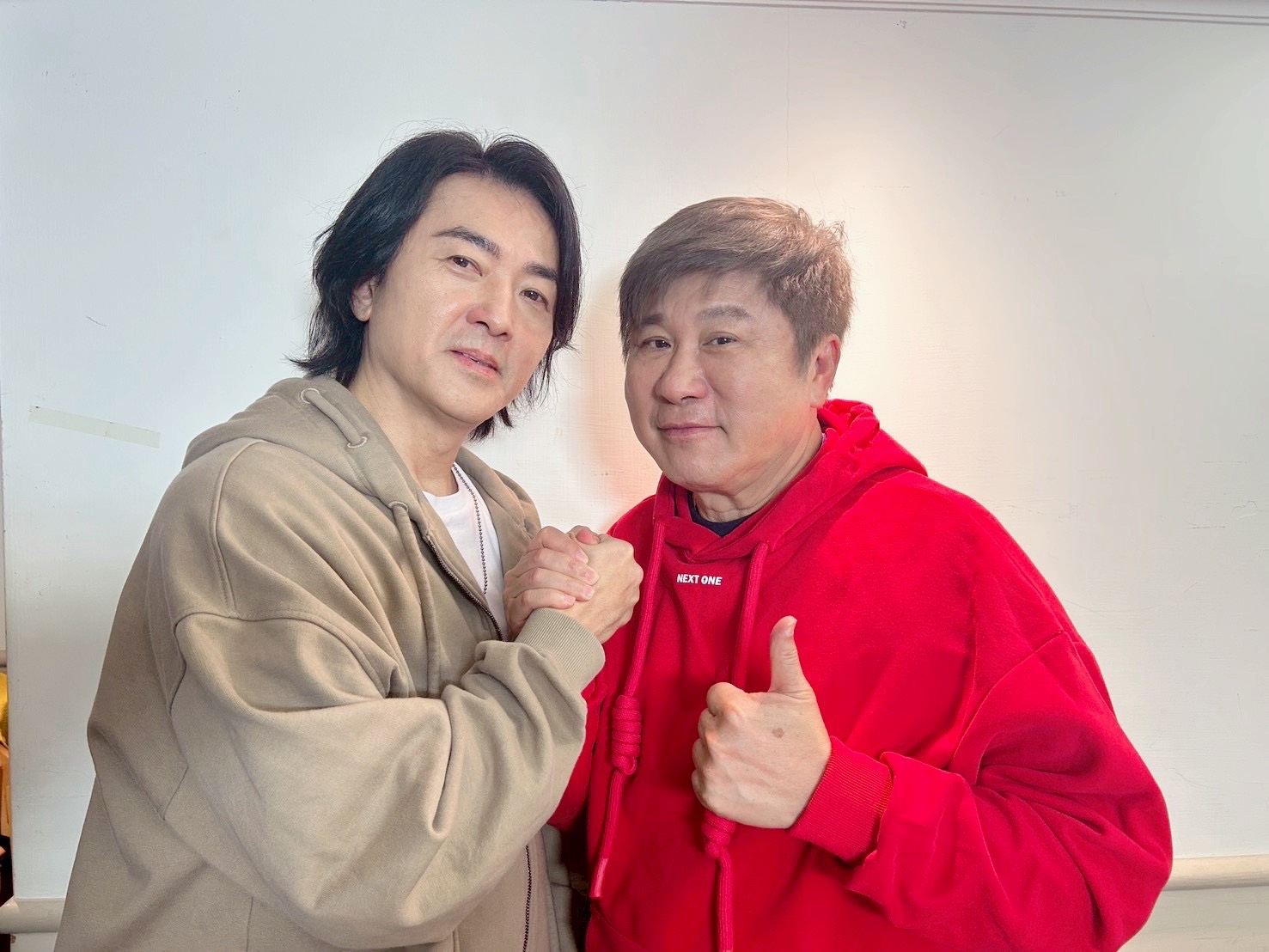 胡瓜與鄭伊健早年曾在節目合作,暌違多年再碰面。(圖/《下面一位》提供)