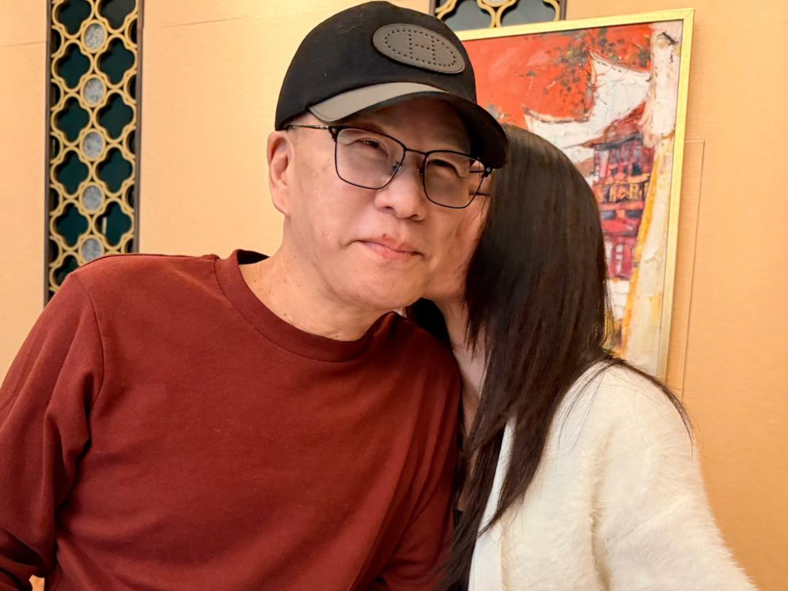 沈玉琳（左）有老婆芽芽細心照顧。（圖／翻攝沈玉琳臉書）