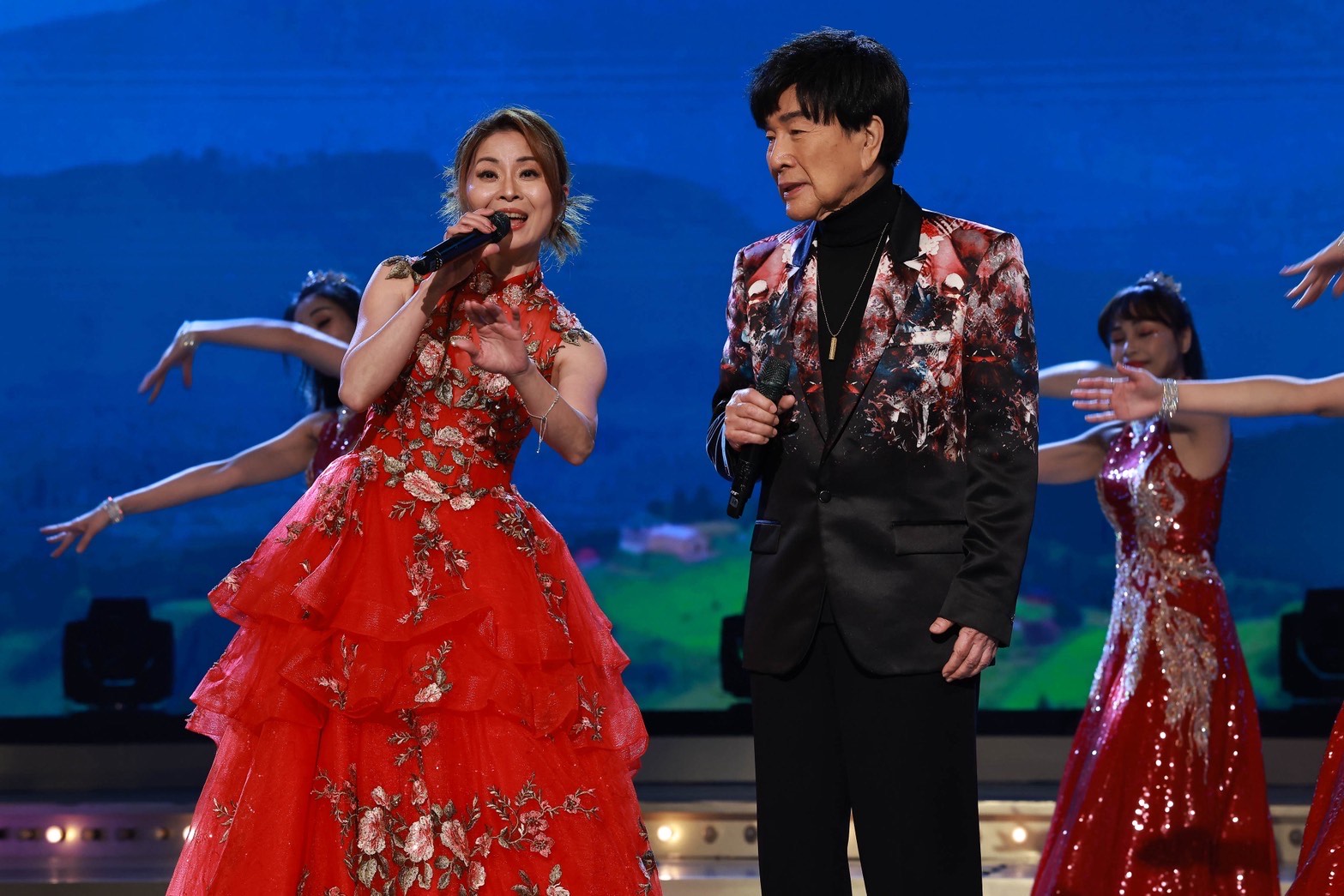 謝雷（右）和林姍合唱不降key。（圖／民視提供）