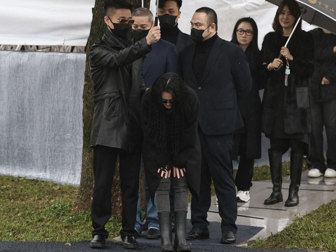 小S鞠躬表達感謝。(圖/攝影許方正攝)