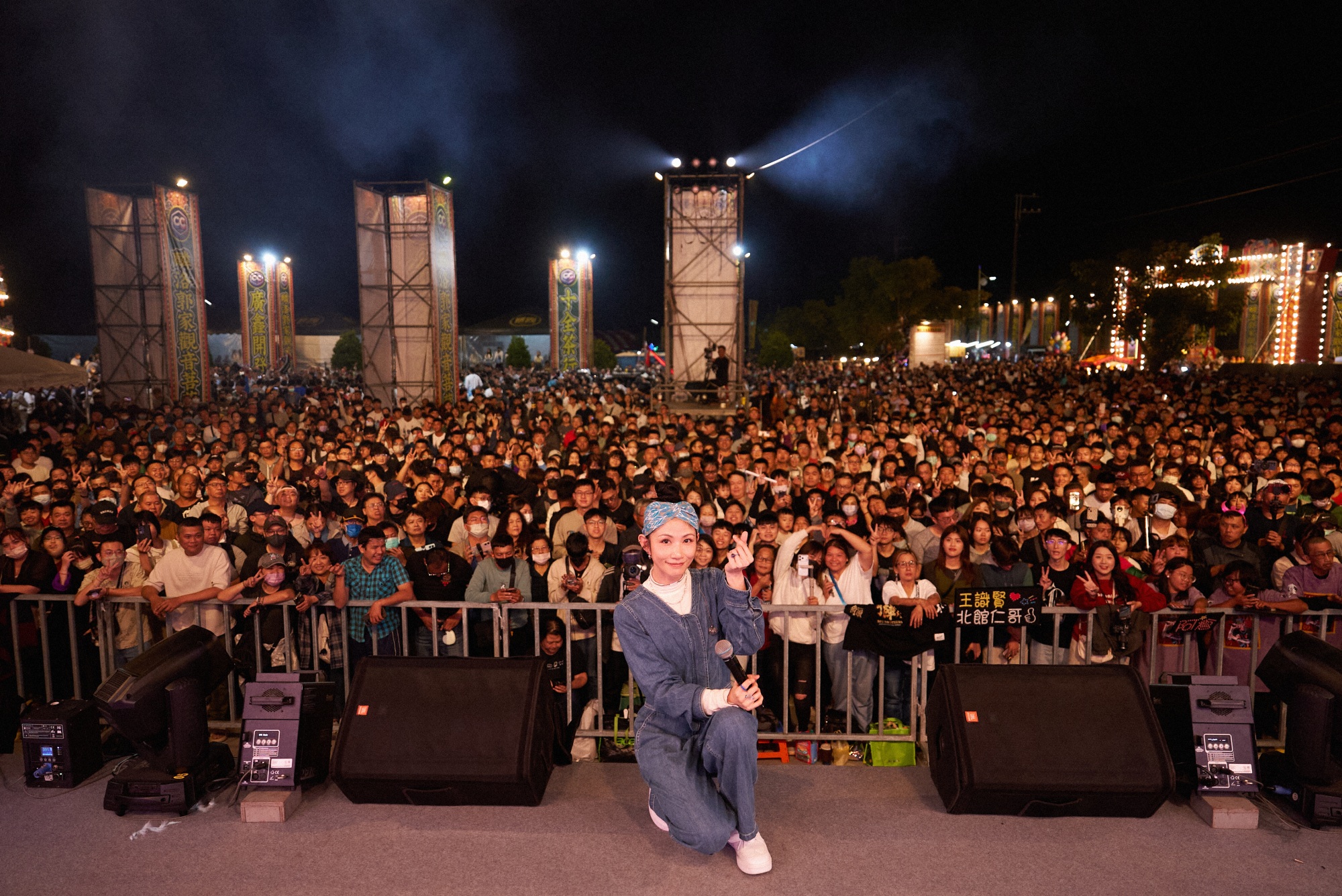 李千那到屏東演出,獻唱多首台語經典組曲。(圖/劇樂蹦娛樂提供)