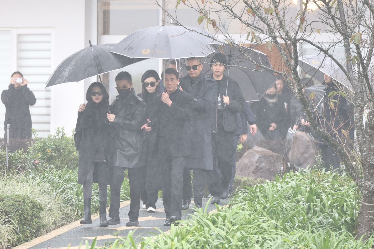 小s（左起）和老公Mike，范瑋琪與黑人都現身。（圖／記者許方正攝）