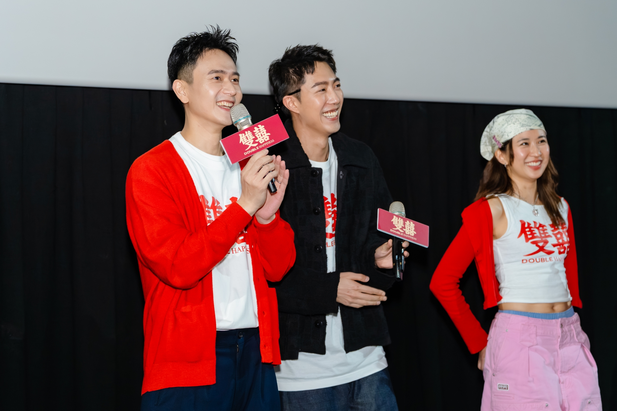 劉冠廷勤跑《雙囍》映後,還巧遇很久沒見的老同學。(圖/水花電影提供)