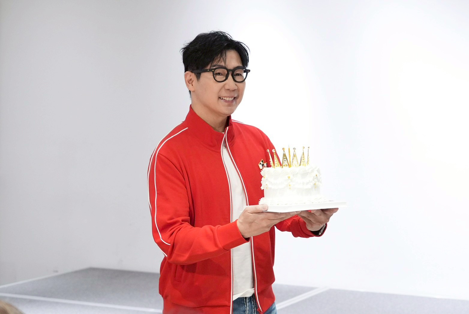 品冠過生日。(圖/記者許方正攝)