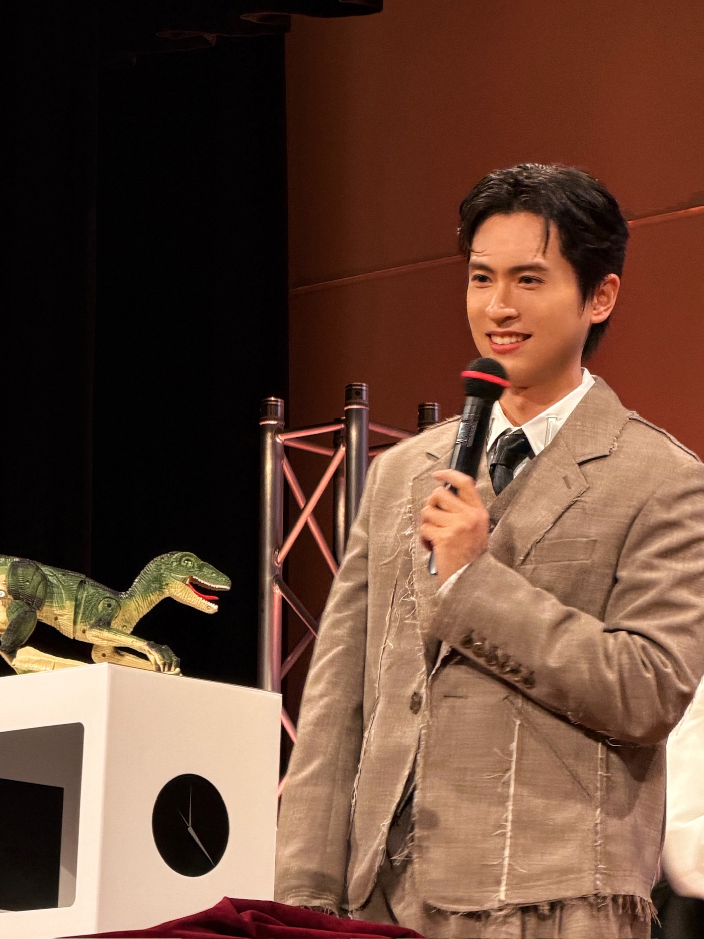 石知田於粉絲見面會遊戲橋段。（圖／百澤娛樂提供）