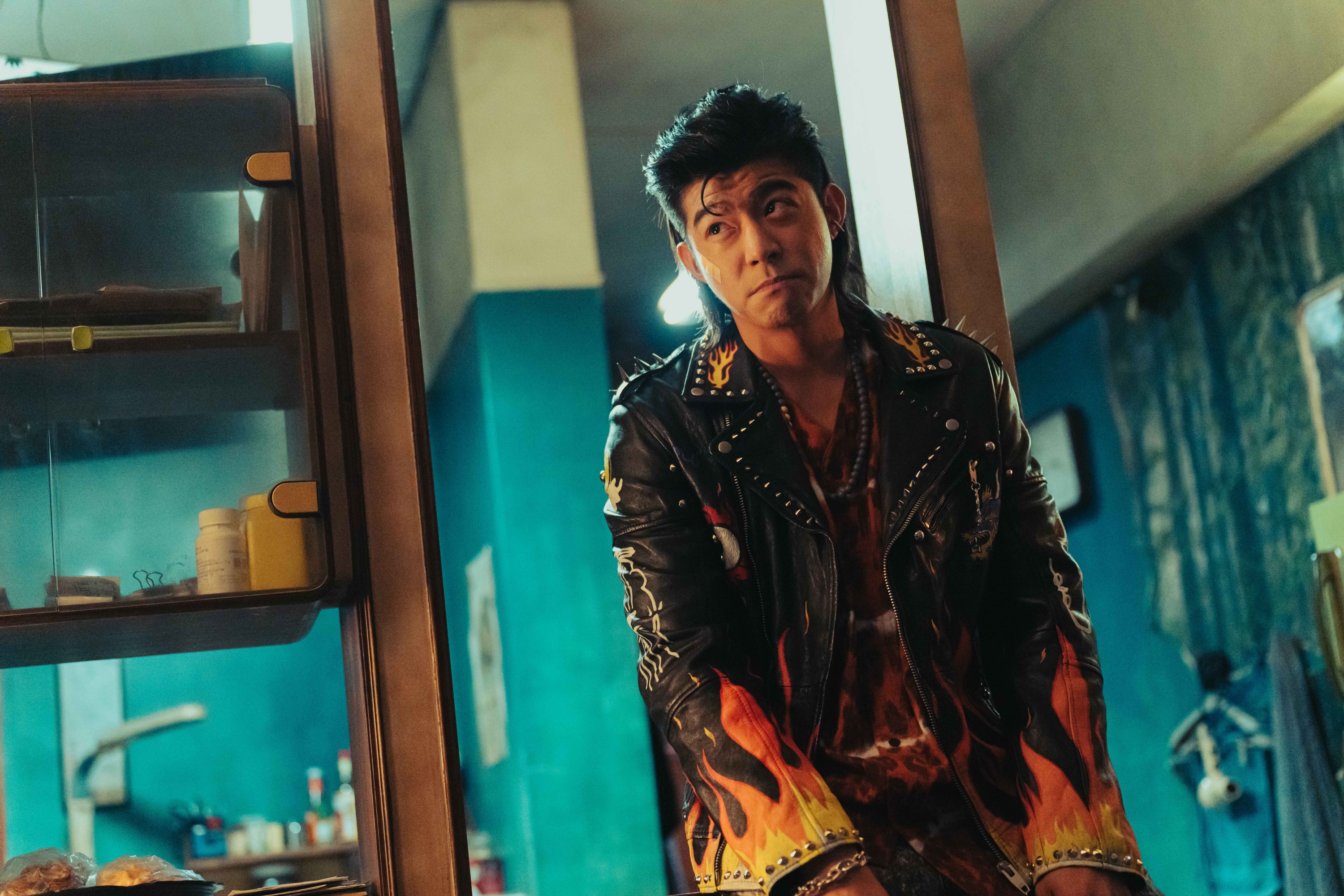 王柏傑在《乩身》飾演神明三太子，拍攝前特地去拜拜打招呼。（圖／Netflix提供）